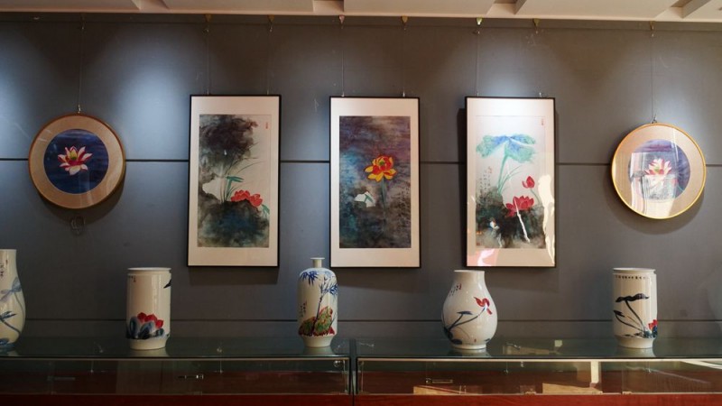 “荷風逸趣＂—林清泉荷花作品展在京展出